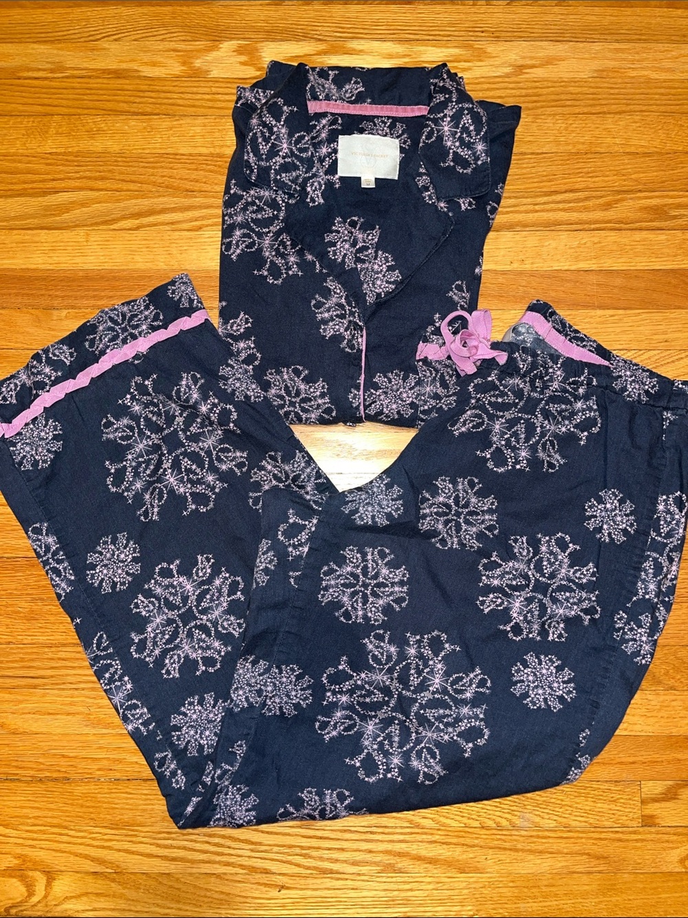 Victoria’s Secret Women's Violet & Pink Snowflake Pajama Set